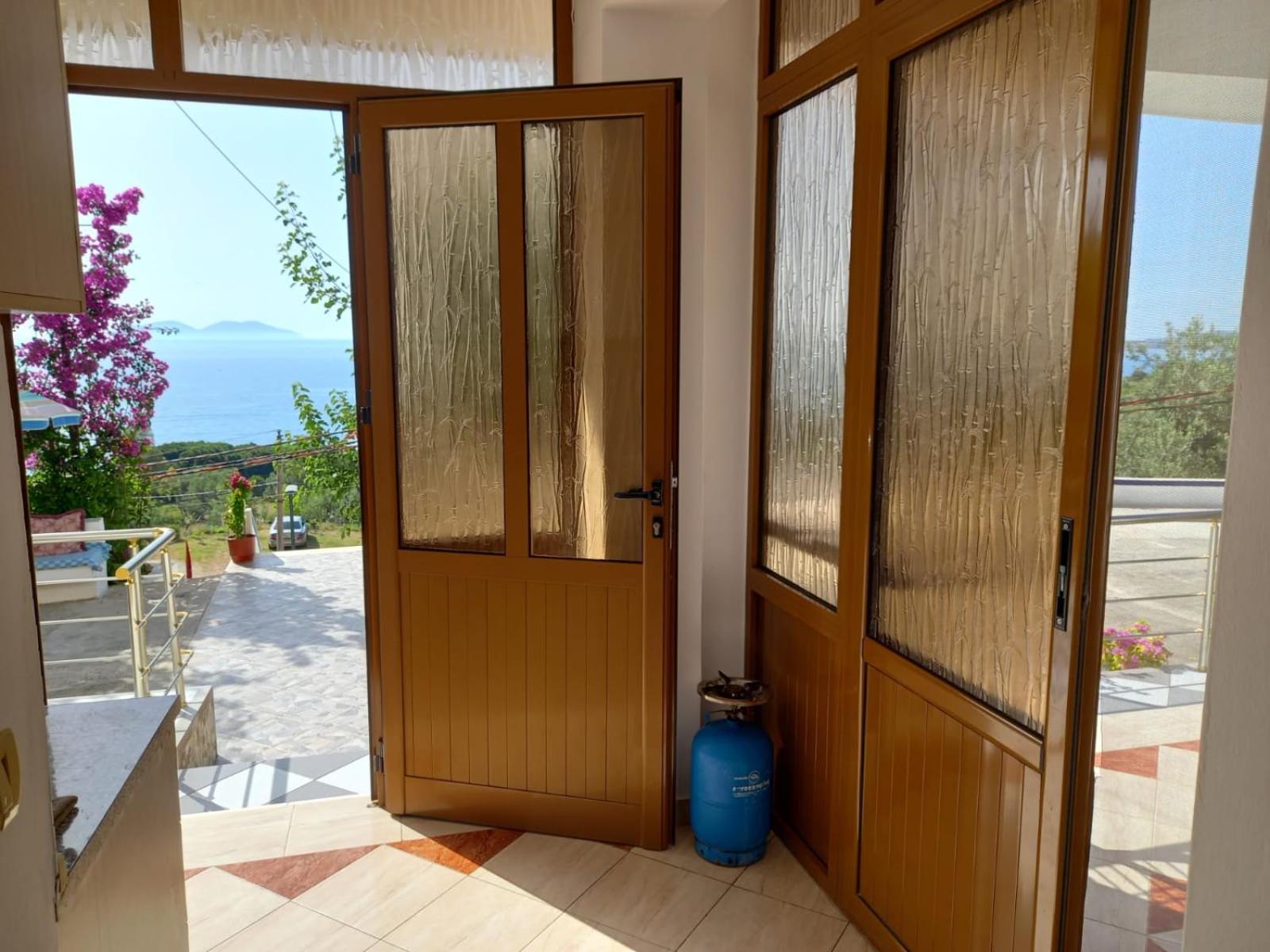 Sea View Apartments Vlorë Exterior foto